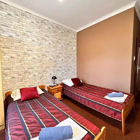 Retro מלון דירות 3*