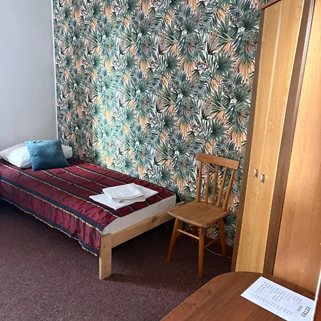 Retro Aparthotel 3*